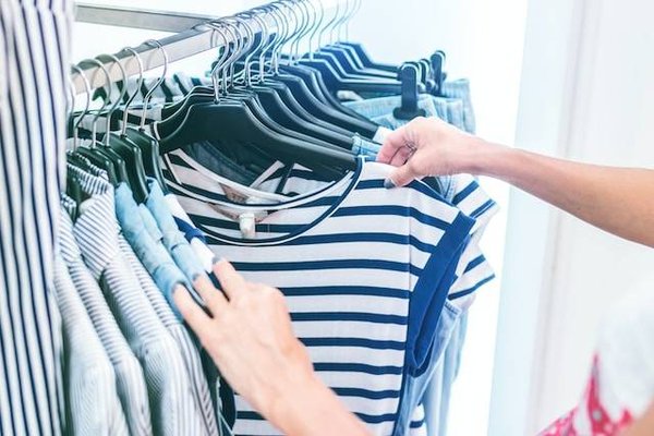 Comment choisir une matière textile adaptée à sa peau et à son style de vie ?